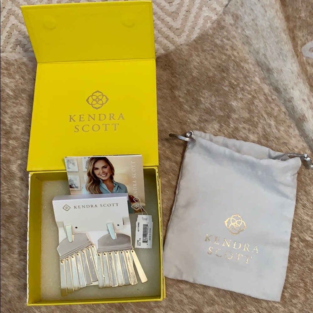 Kendra Scott Gold Statement Earrings NWT ‘Layne’